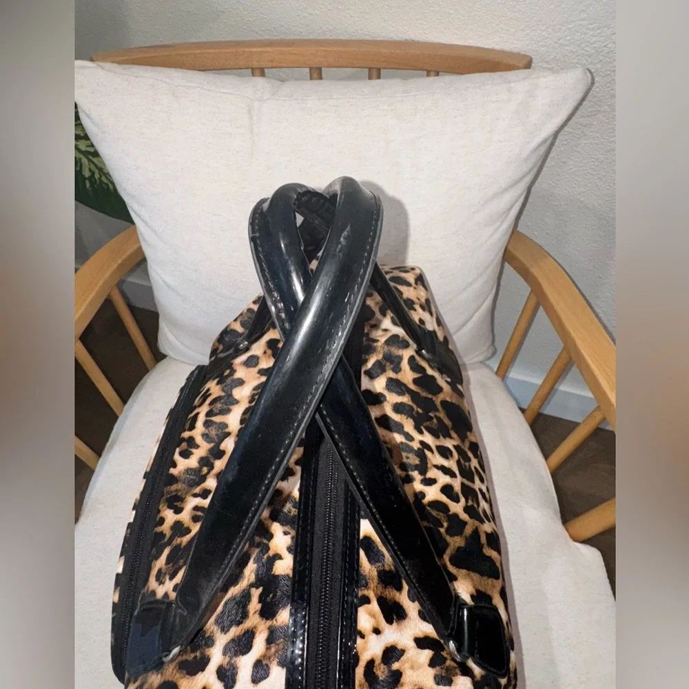 Kathy Van Zeeland Leopard Animal Print Duffle Travel Shoulder Weekender Purse XL - Picture 9 of 16